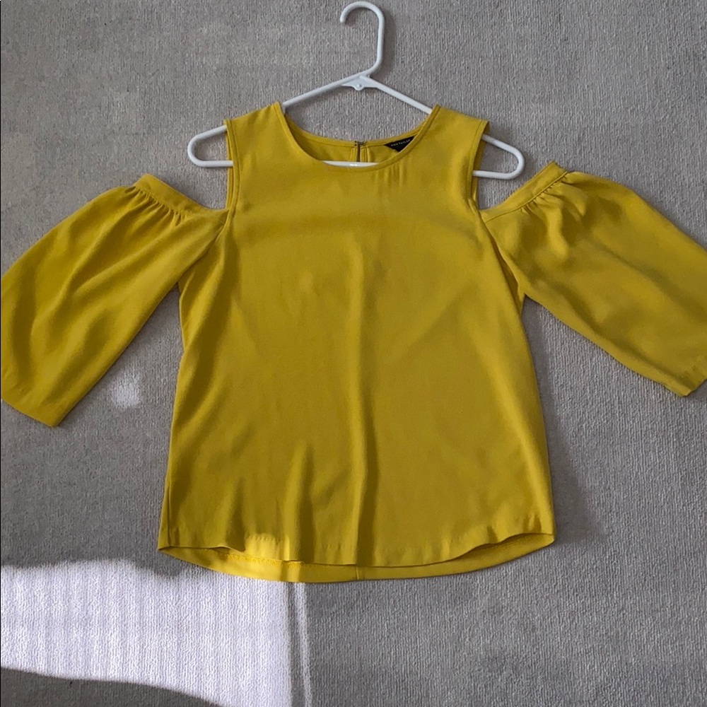 Ann Taylor Mustard Yellow 3/4 Sleeve Cold Shoulder Cut Out Blouse